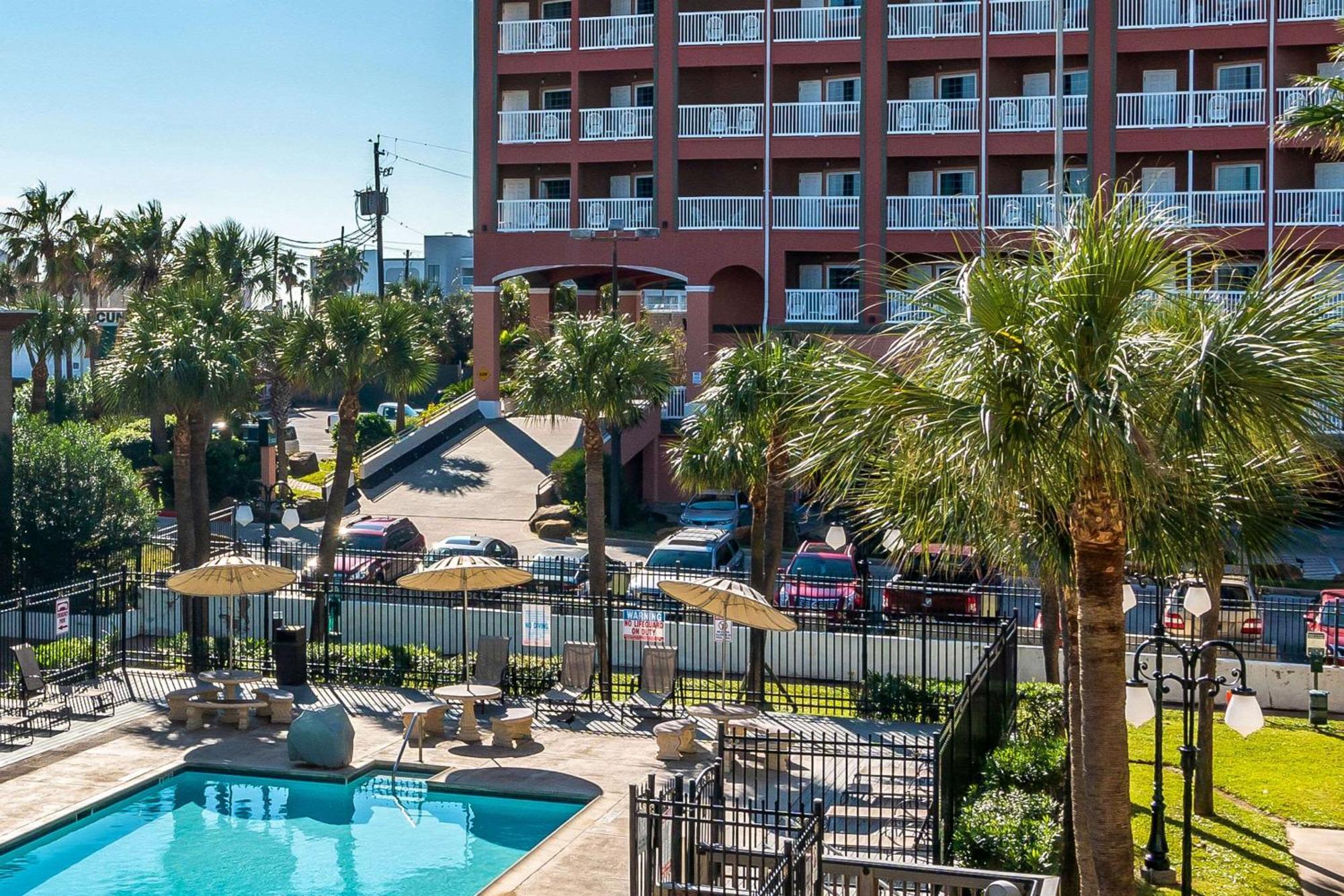 Quality Inn & Suites Galveston - Beachfront Bagian luar foto