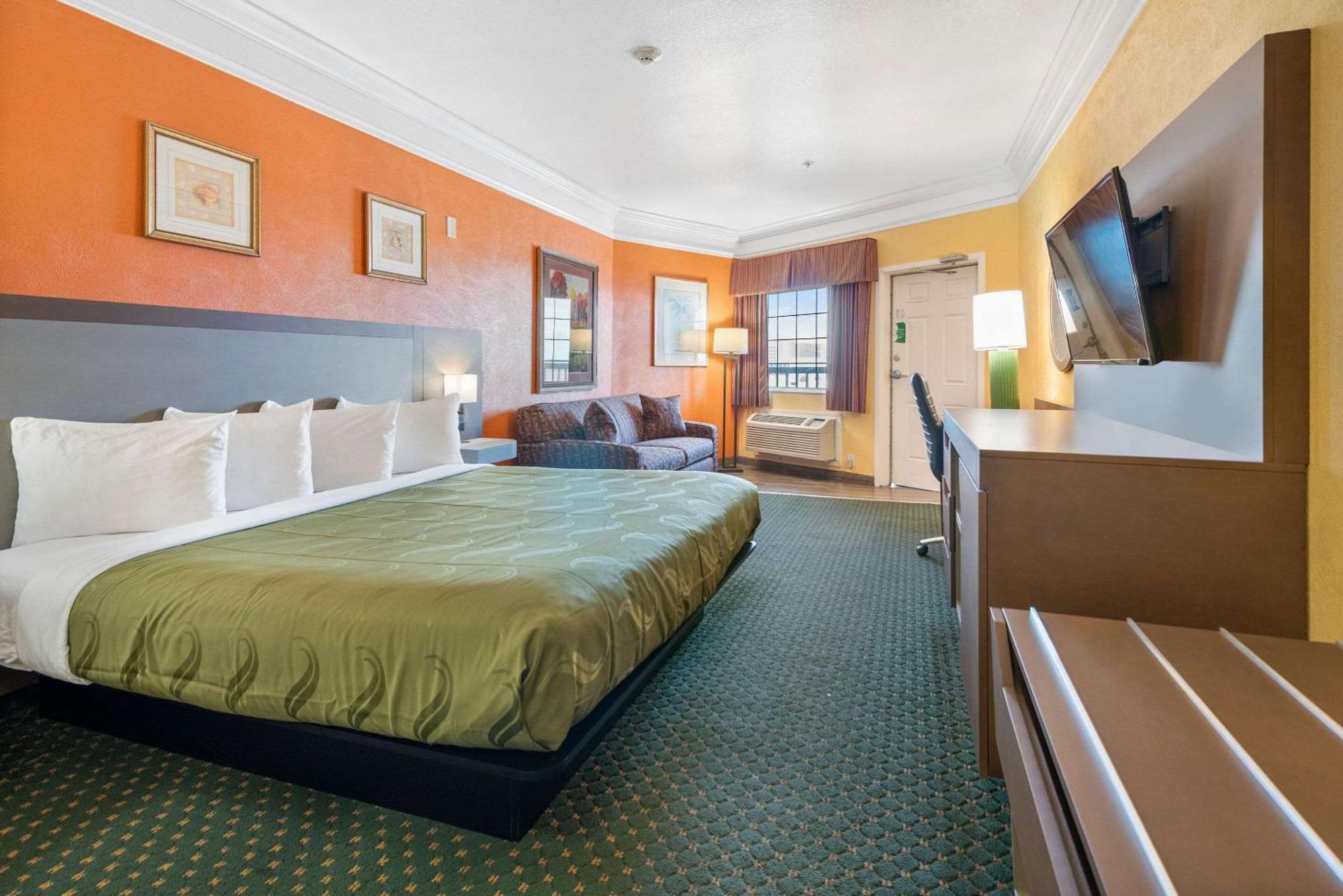 Quality Inn & Suites Galveston - Beachfront Bagian luar foto