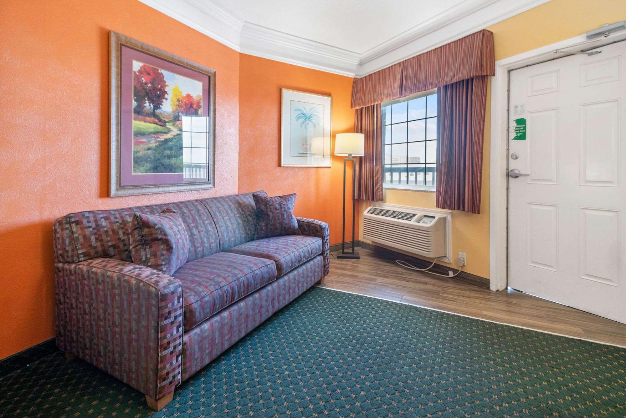 Quality Inn & Suites Galveston - Beachfront Bagian luar foto
