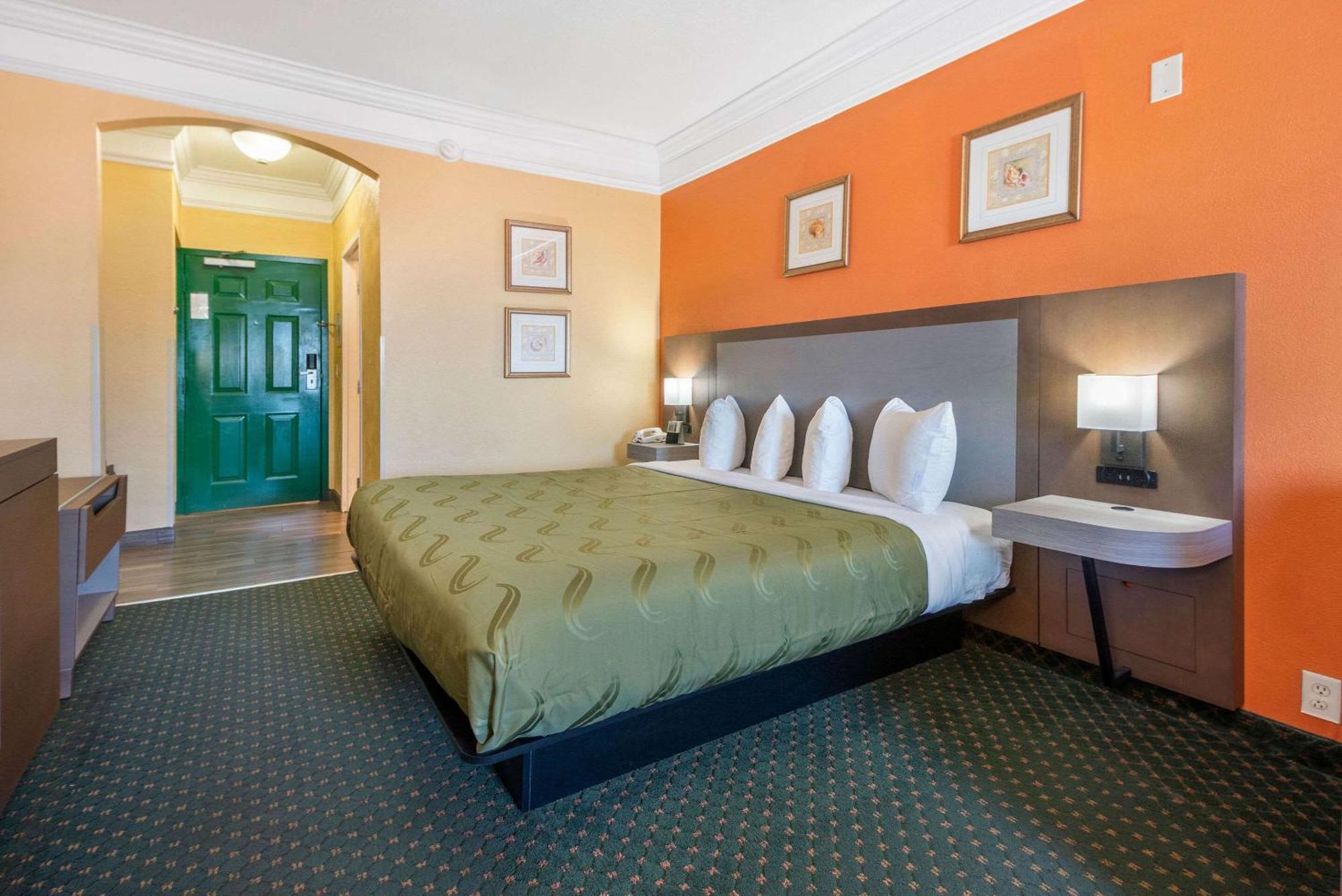 Quality Inn & Suites Galveston - Beachfront Bagian luar foto