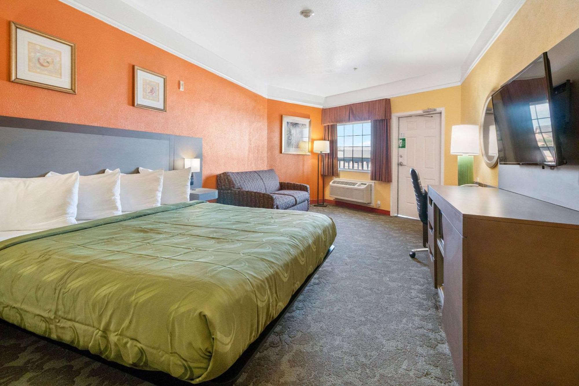 Quality Inn & Suites Galveston - Beachfront Bagian luar foto