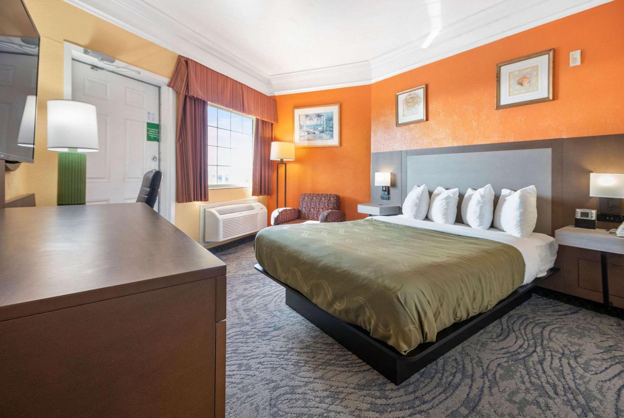Quality Inn & Suites Galveston - Beachfront Bagian luar foto