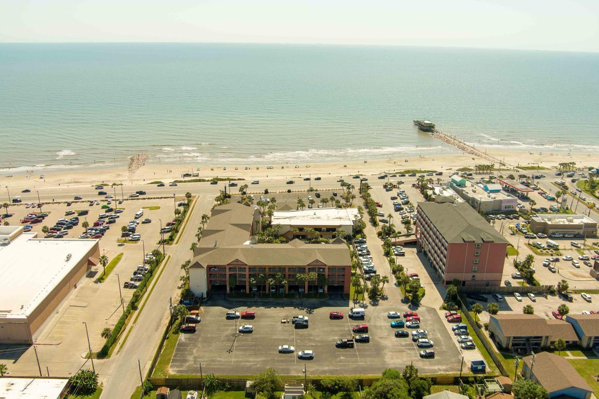 Quality Inn & Suites Galveston - Beachfront Bagian luar foto